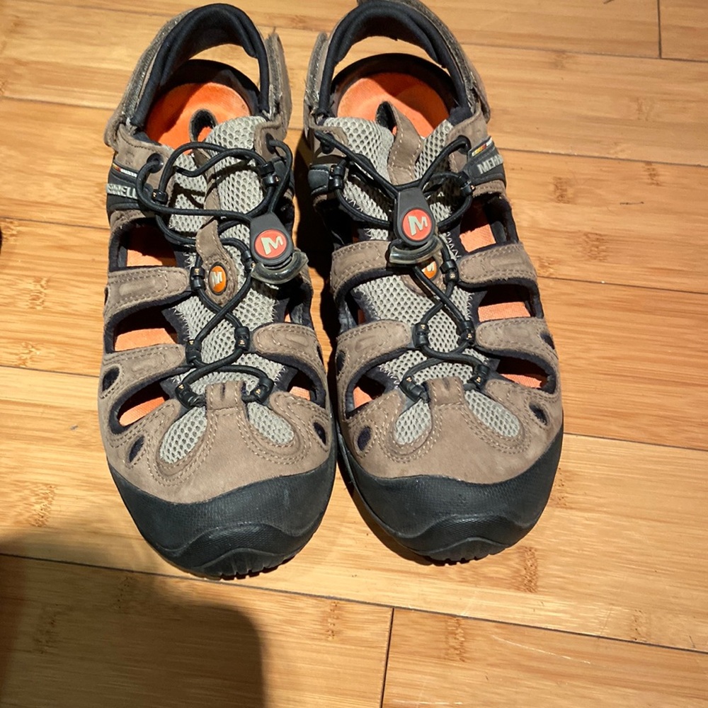 Brown Merrell sandals, men’s size 9